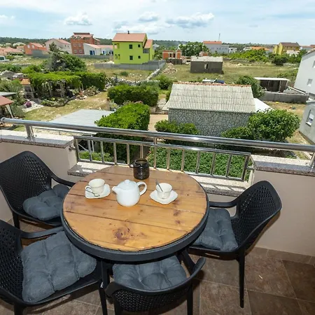 With Parking Space Razanac, Zadar - 5885 アパート